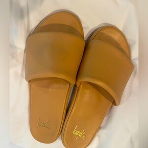 Beek puffbird leather sandals